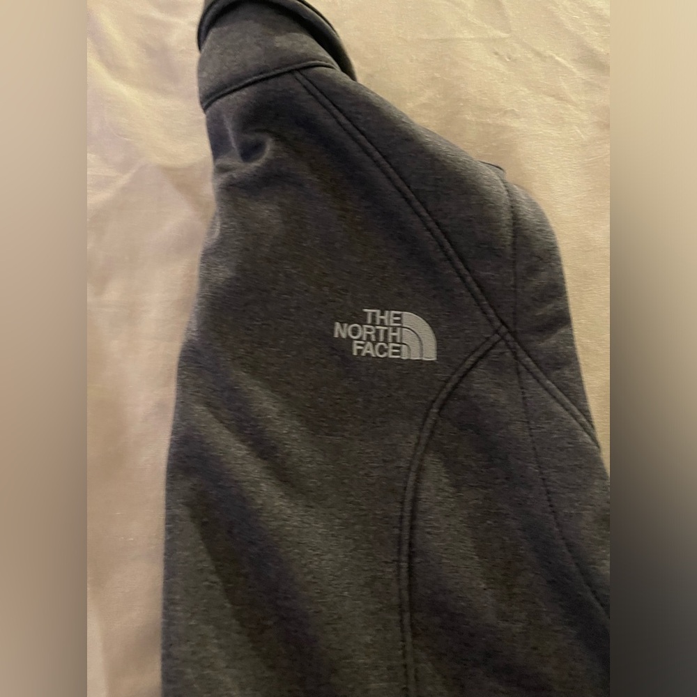 Women’s Northface Vest, New W/O Tags. Size Medium - Picture 3 of 3